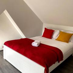 Ferndale House-Huku Kwetu Luton -Spacious 4 Bedroom House - Suitable & Affordable Group Accommodation - Business Travellers