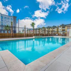 La Quinta Inn & Suites by Wyndham Galveston West Seawall