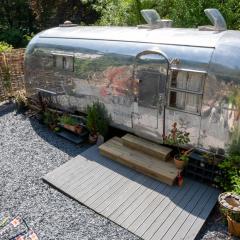 Dixie Airstream - Retro 1970s American Airstream close to Windermere