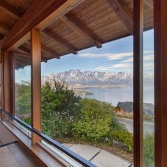 Vista Retreat - Queenstown Holiday Home