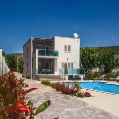 Mandalina HR Luxury Villa with Private Pool, Tennis Court and Boccie Alley