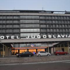 朱果斯拉維亞加爾尼酒店