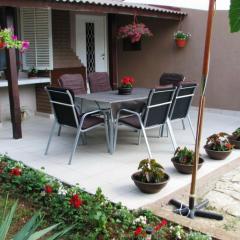 Apartman Andja sea and garden view