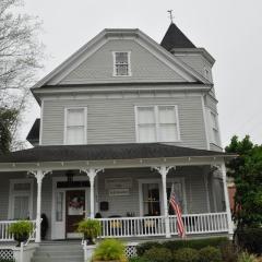 Trowell Historic Inn