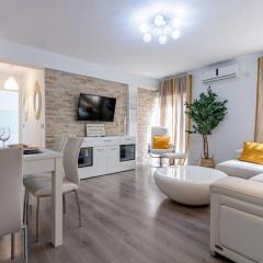 Triana Maestro Deluxe by Valcambre