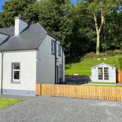 2 Calgow Cottages