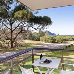 Intrepid 1 3 Intrepid Close Amazing views of Shoal Bay only 100m from the Beach