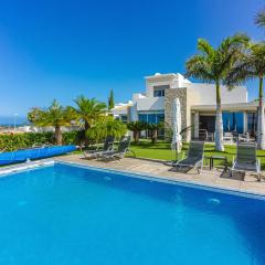 Villa Eleonora, Luxury Villa with Heated Pool Ocean View in Adeje, Tenerife