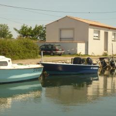 La petite maison au bord du canal T2 - 3étoiles -