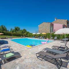 Stunning Home In Baredine With 3 Bedrooms, Wifi And Outdoor Swimming Pool