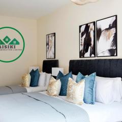 Aisiki Living at Alexandra Road, 2 Bedrooms and 2 Bathrooms with King or Twin beds and with FREE WIFI and FREE PARKING