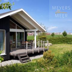 Schwarzes Holzferienhaus mit Sauna -- L I E B L I N G S P L A T Z -- an der Ostsee, Zierow bei Wismar, Strand 500m, alles inklusive