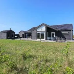 10 person holiday home in Brovst-By Traum
