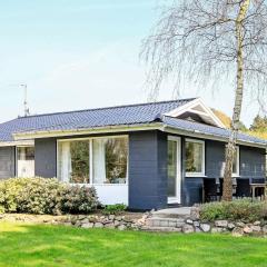 Three-Bedroom Holiday home in Millinge 1