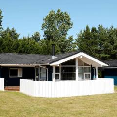 6 person holiday home in Oksbøl-By Traum