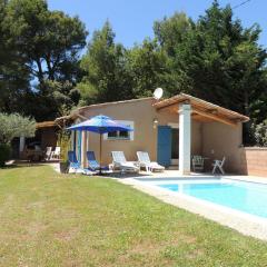 Holiday Home in Buisson with Private Pool