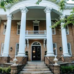 Heritage House Bed & Breakfast - Boutique Adults-Only Inn