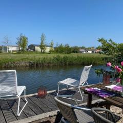 Ferienpark Vislust Ferienhaus Balu mit eigenem Steiger zum angeln Ijsselmeer Niederlande