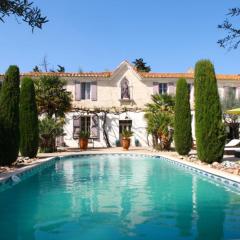 Villa de 11 chambres avec piscine privee jardin amenage et wifi a Saint Gilles