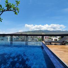 Stay Nimmanhemin Center with Rooftop Pool 309NM