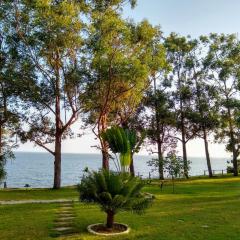 Casa na praia com 4 suítes e vista extraordinária