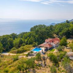 4 Bedroom Nice Home In Jesenice