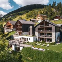 Les Dolomites Mountain Lodges