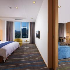 Holiday Inn Express Luoyang City Center by IHG
