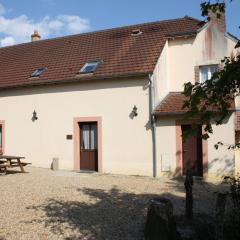 Maison de 7 chambres avec jardin amenage et wifi a Nevoy