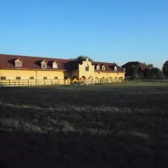 Torony Lovarda Magánszállás