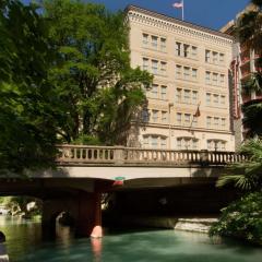 드루리 인 앤드 스위트 샌안토니오 리버워크(Drury Inn & Suites San Antonio Riverwalk)