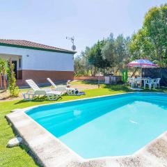 Amazing Home In Arriate With 3 Bedrooms, Wifi And Swimming Pool