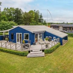 6 person holiday home in Juelsminde