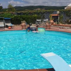 Tuscan Villa, private pool and tennis court Garden,wi-fi, Ac, Pet friendly