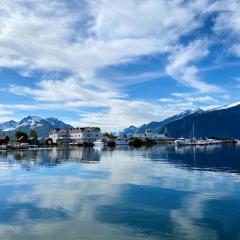 Sunde Fjord Hotel, free and easy parking