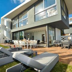 Villa Limni Dyo - Luxurious Contemporary 3 Bedroom Villa with Sea Views and Hot Tub