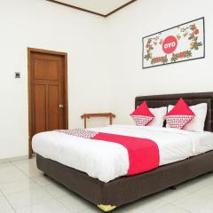 Super OYO 353 Loesje Guest House Syariah