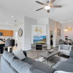 Immaculate 4 bedrooms 3 bathroom in Windsor Palms villa