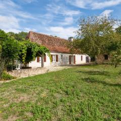 Holiday home in Cendrieux with garden shed