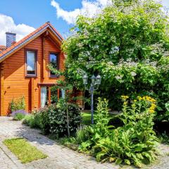 Gemütliches Blockhaus am Wald mit großem Garten