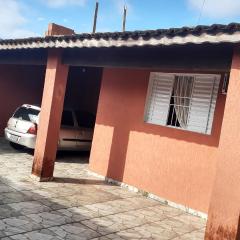 Casa com ar condicionado e 2 suítes ilha comprida