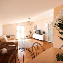 Apartment and Rooms Santini