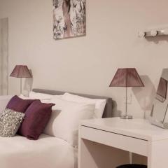Hereford City Centre - Apartment 2, Isabella House - Modern Apartment In The Heart of The City - Sleeps 2 Guests - Hosted by RENTMYHOUSE