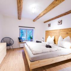 FarmHouse Eckartsberg im Zittauer Gebirge - Ferienwohnung mit 2 Schlafzimmern, Terrasse und WALLBOX