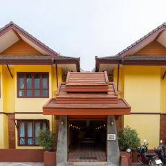 Yellow Tique Hotel