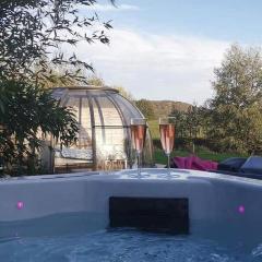 Les nuits insolites de la mothe - hébergement en bulle ou tiny house avec spa privatif