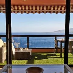 Magnific flat with panoramic sea views