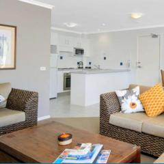 Perfect Family Holiday Apartment - Flynns Beach