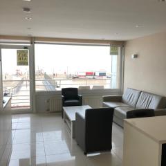 Modern studio with sleeping area offering stunning frontal sea view T38