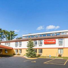 Econo Lodge Inn & Suites